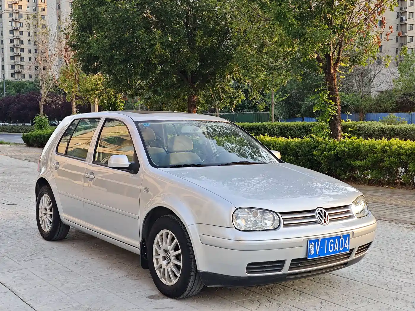 Volkswagen Golf 2004 Model 1.6 Manual Comfort фото 2