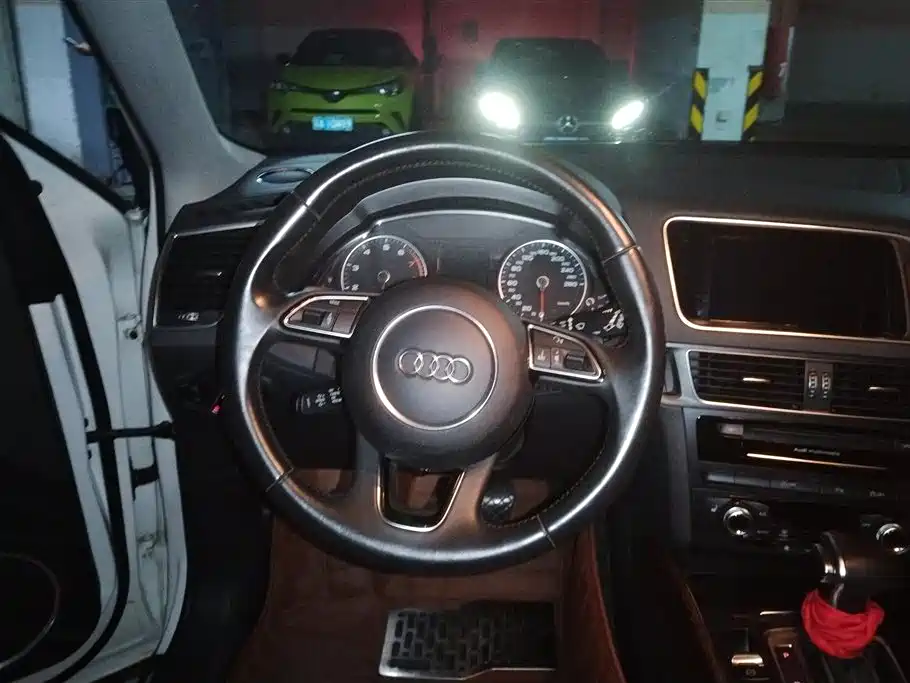 Audi Q5 2016 40 TFSI Comfort Model фото 15