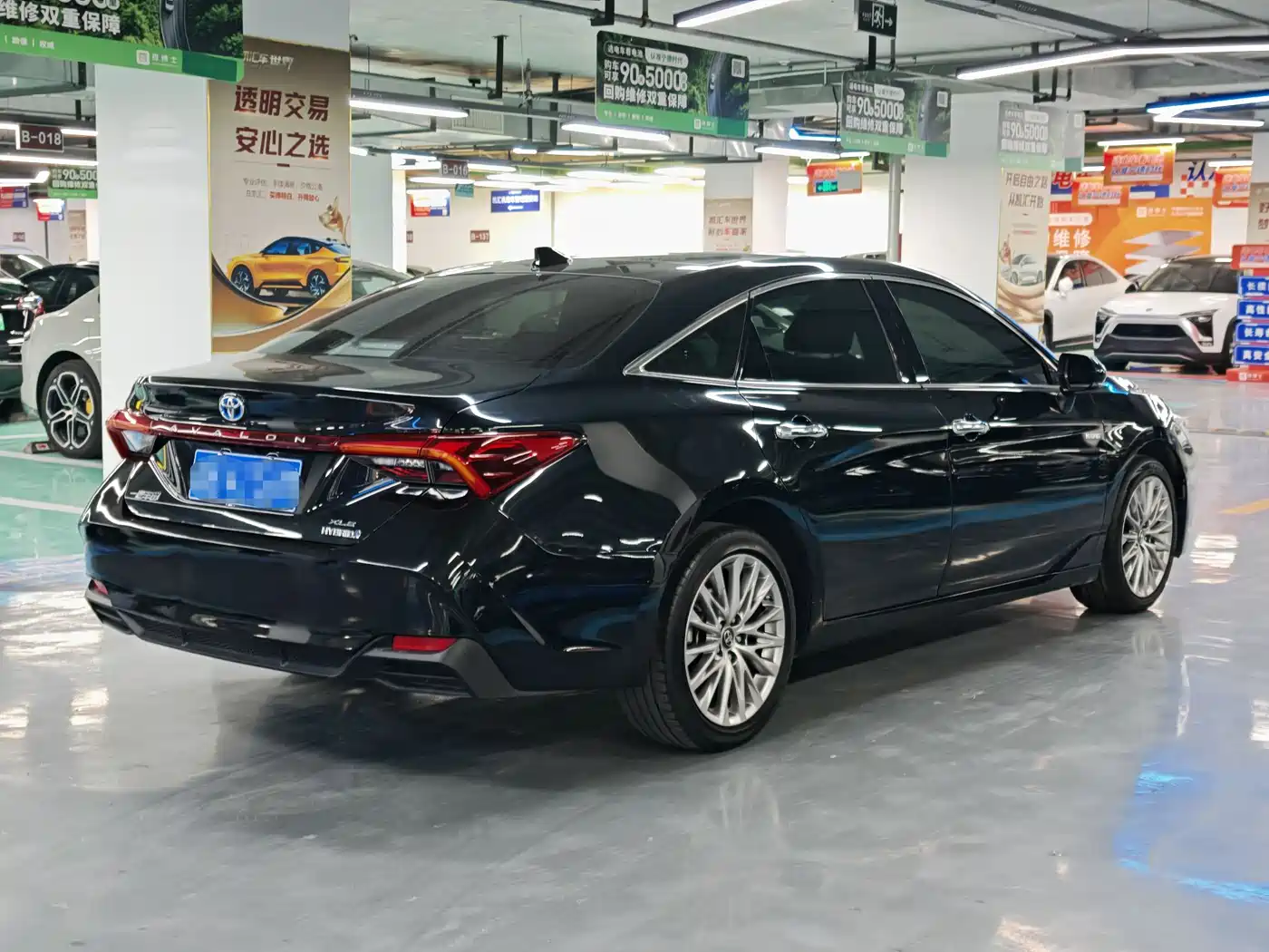 Toyota Avalon 2023 Hybrid 2.5L Luxury Edition фото 14