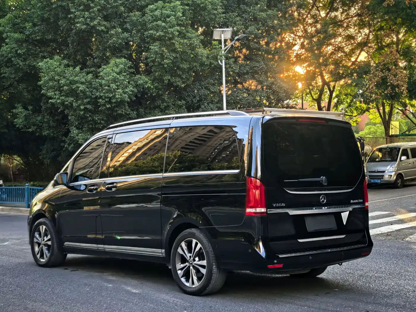 Mercedes-Benz V-Class 2018 V 260 Navigator Edition China VI фото 6