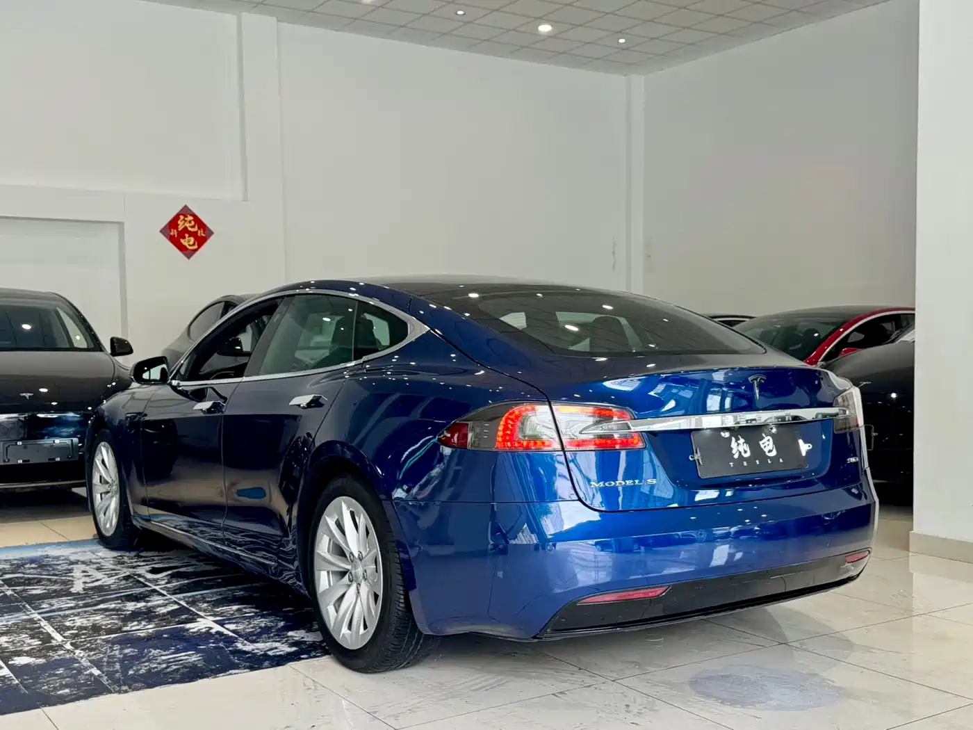 TESLA MODEL S