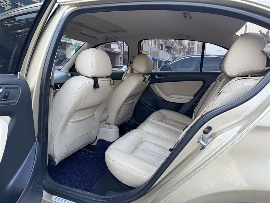 Volkswagen Lavida 2011 1.4TSI DSG Pinxuan Edition фото 5