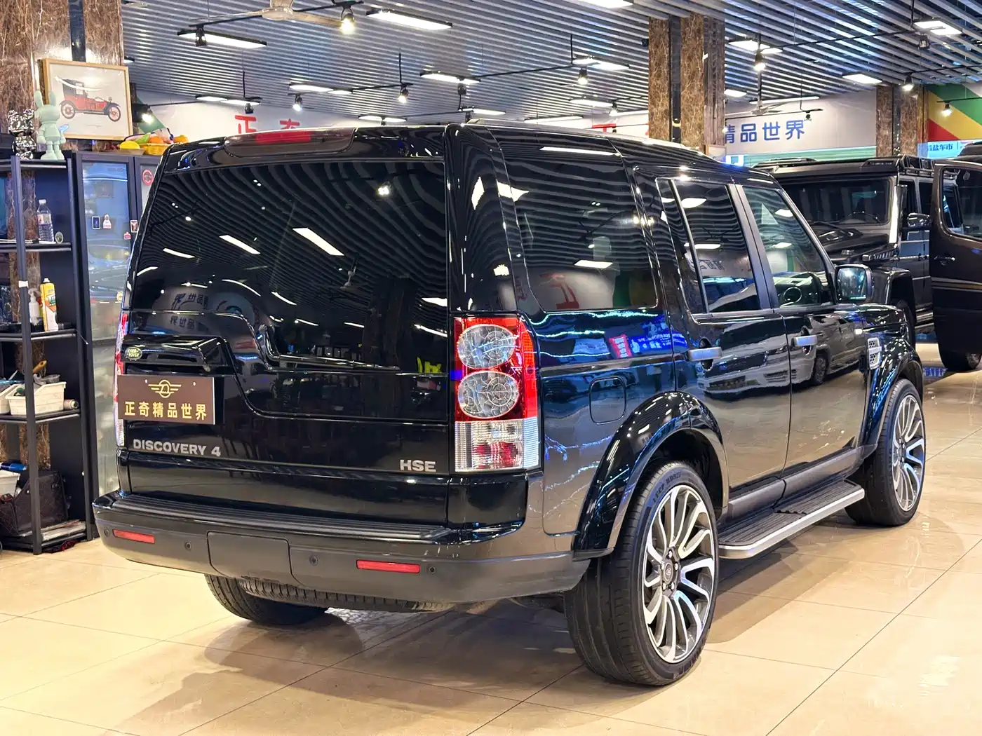 Land Rover Discovery 2010 4.0 V6 HSE Petrol фото 5
