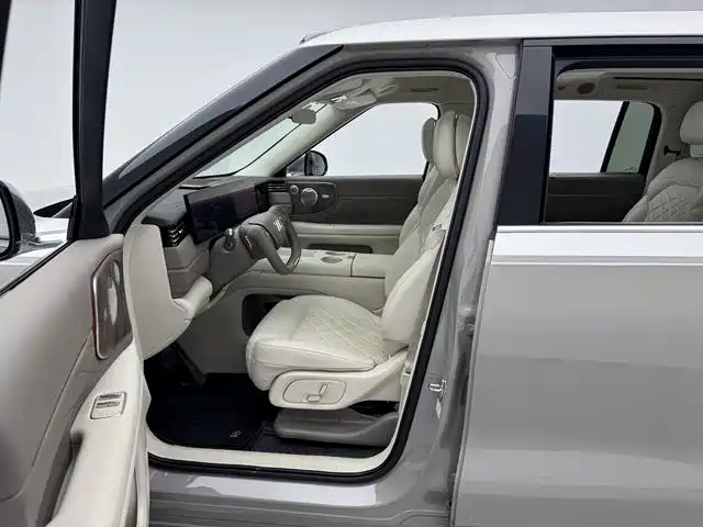 IM Motors IM LS9 2025 2026 Model 52kWh Base Version