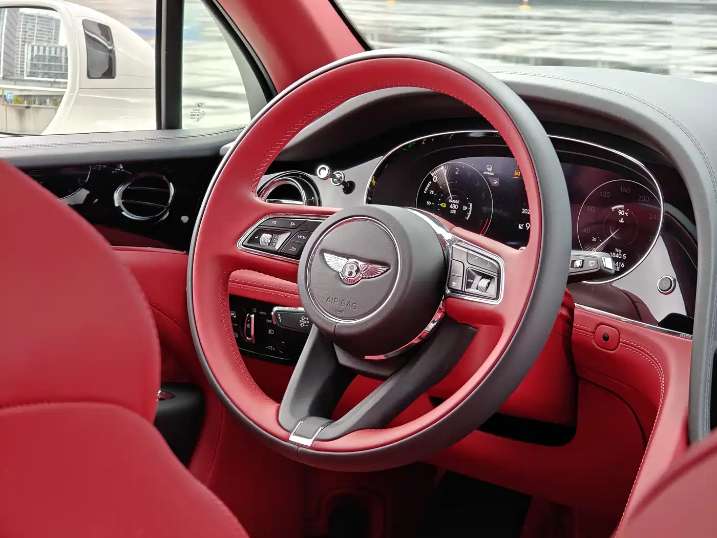 BENTLEY TIMYUE PLUG IN HYBRID