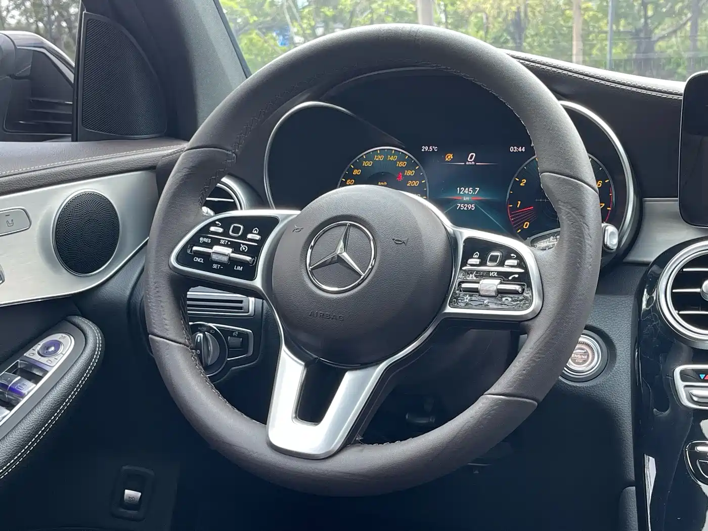 Mercedes-Benz GLC 2021 GLC 260 L 4MATIC Sporty фото 18