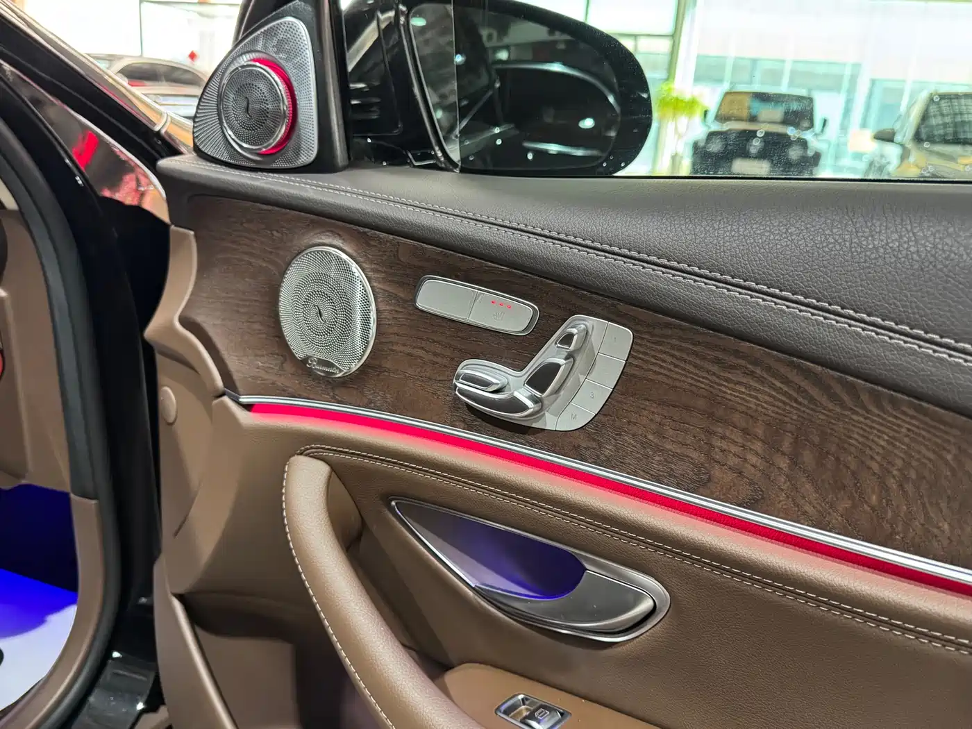 Mercedes-Benz E-Class 2022 E 300 L Luxury фото 9