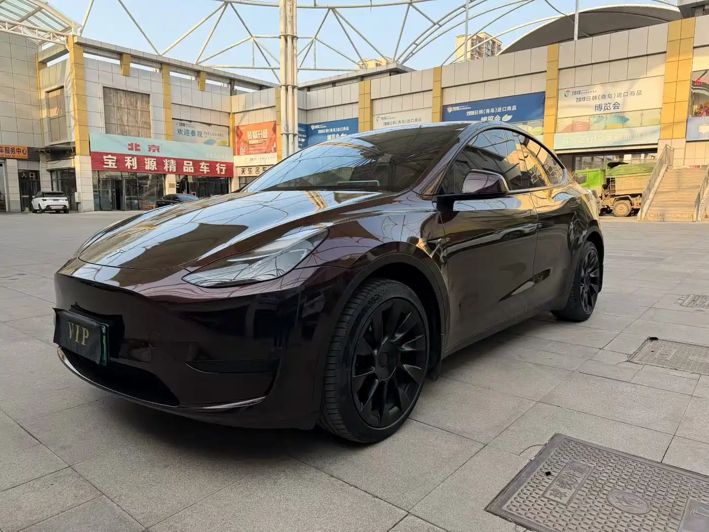 TESLA MODEL Y