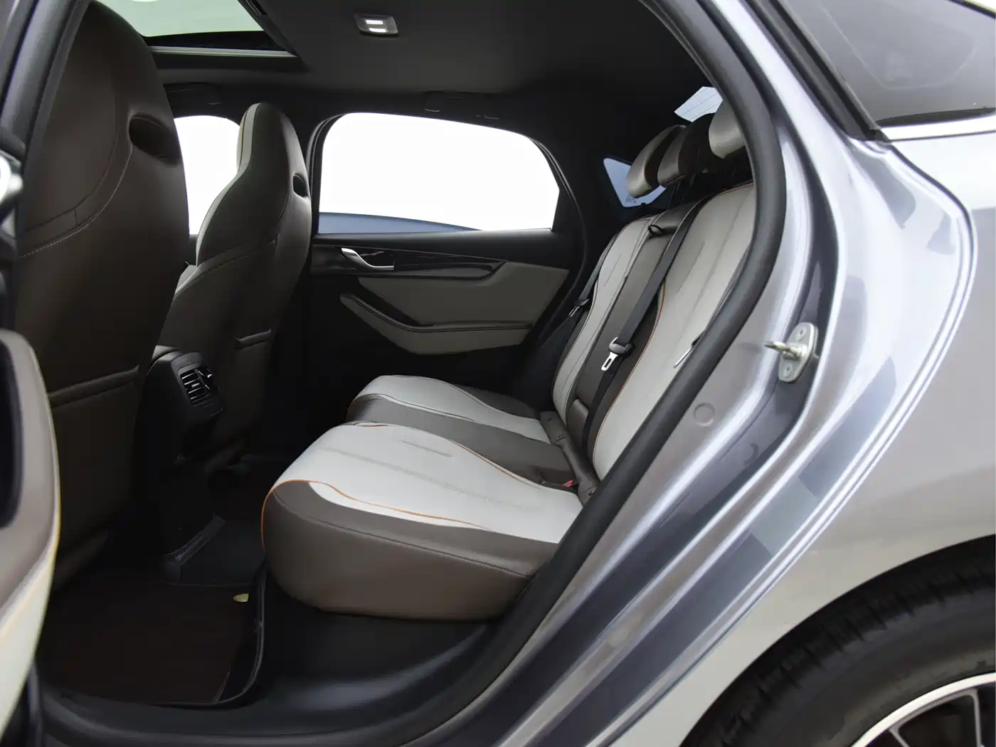 BYD Qin PLUS 2023 Champion Edition DM-i 120KM Excellence фото 9