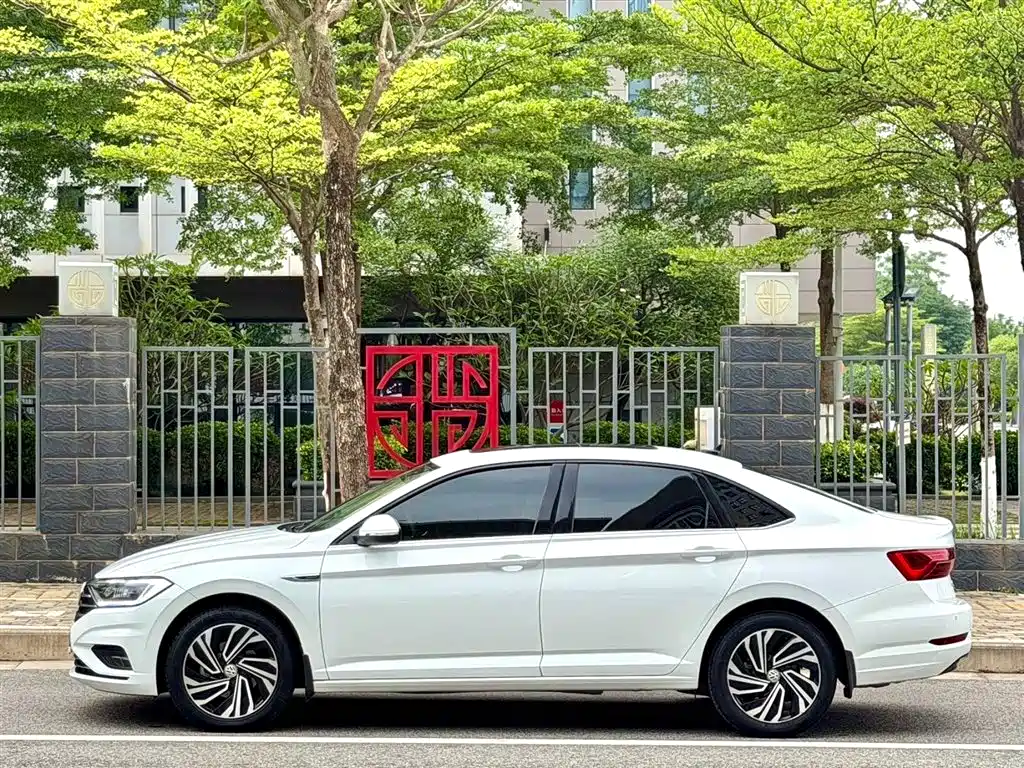 Volkswagen Sagitar 2021 280TSI DSG Surpassing Edition фото 4