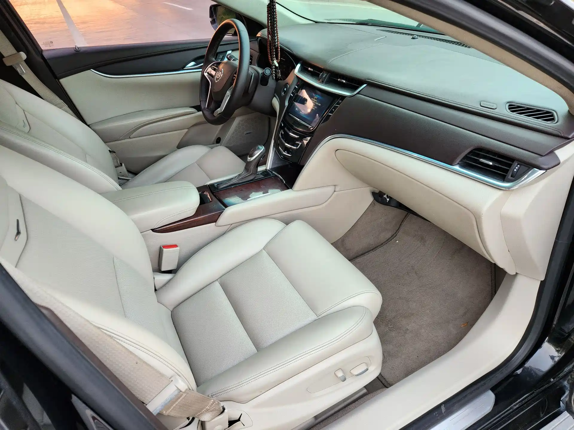 Photo 9 - Cadillac XTS