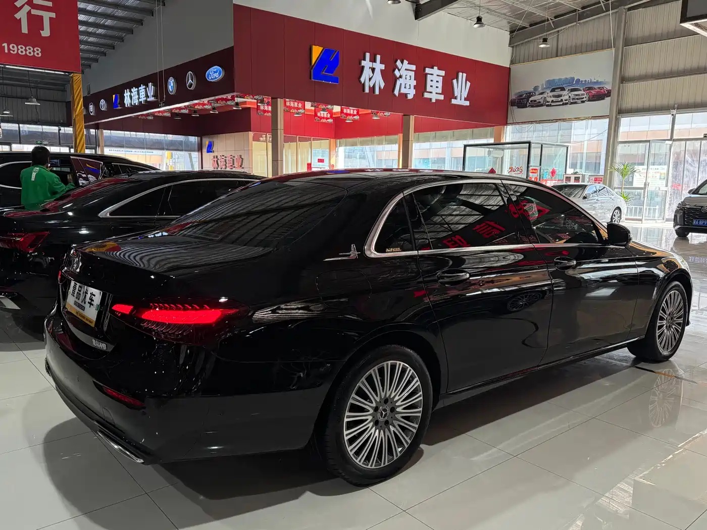 Mercedes-Benz E-Class 2022 E 300 L Luxury фото 30