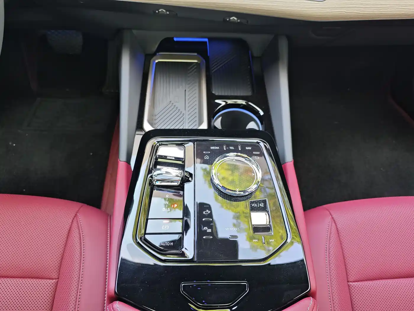 BMW 5 Series 2025 530Li Premium Luxury Package фото 16