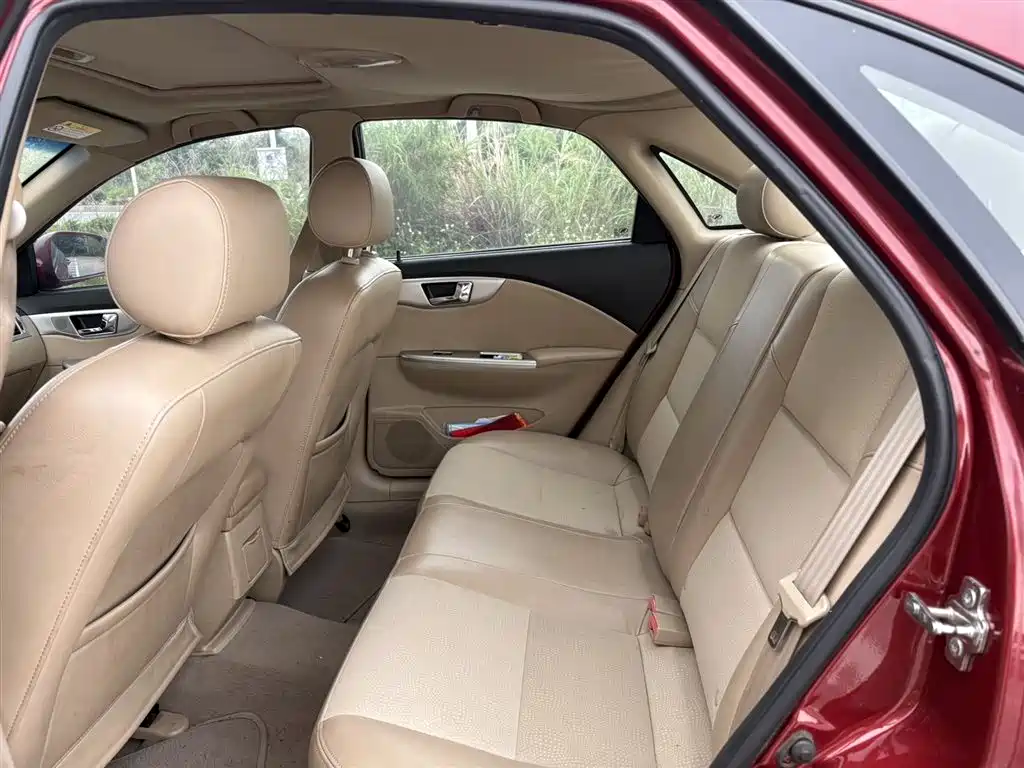 Buick Excelle 2013 1.5L Manual Classic Edition фото 6