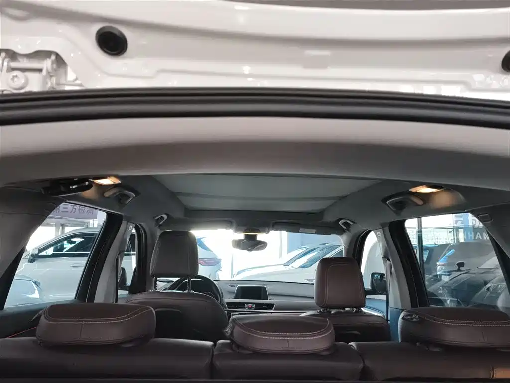 BMW X1 2018 xDrive20Li Premium Model фото 18