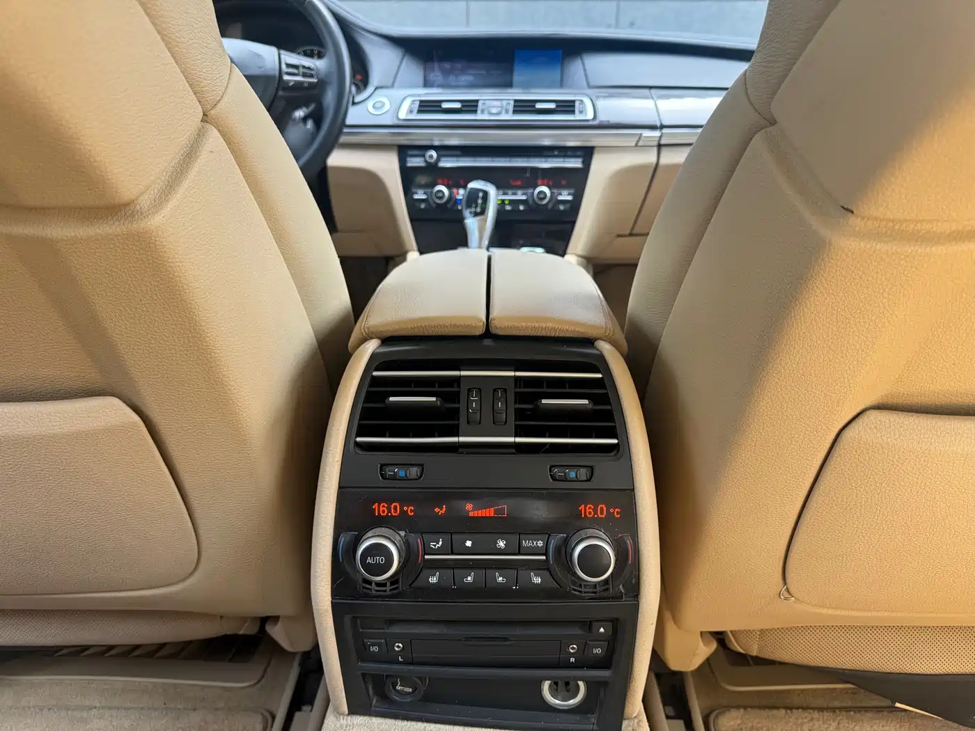 BMW 7 Series 2009 730Li Luxury фото 19