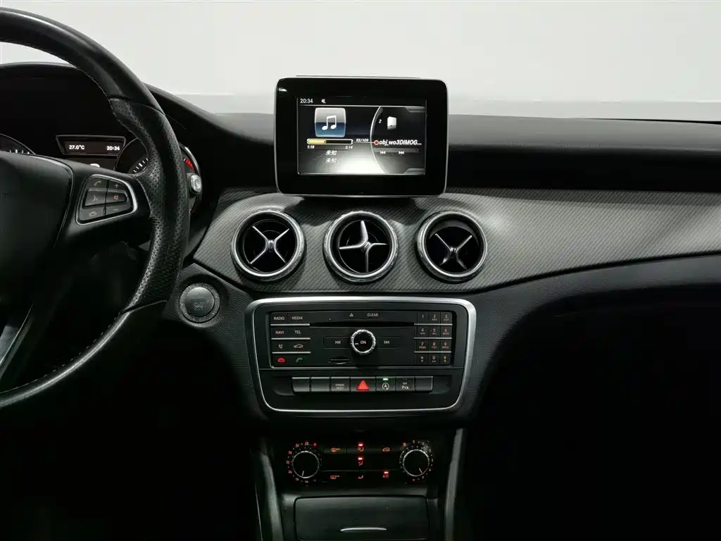 Mercedes-Benz GLA 2016 GLA 200 Dynamic фото 12