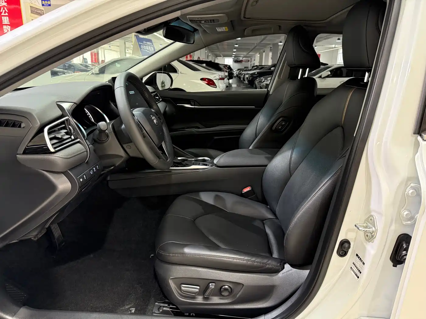 Toyota Camry 2021 2.0G Luxury Edition фото 10