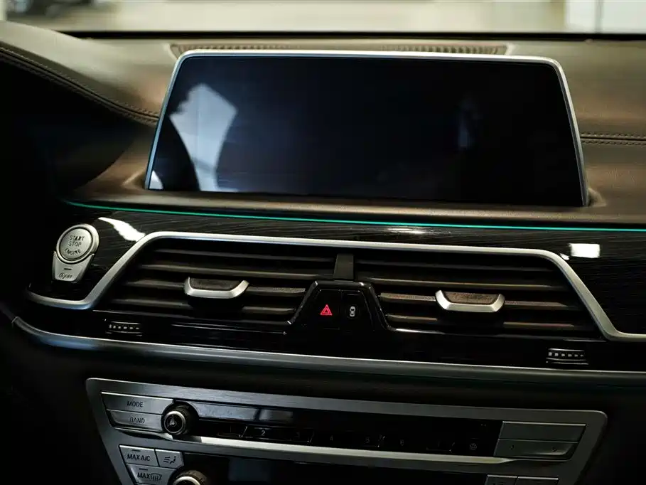BMW 7 Series 2019 740Li Leading M Sport Package фото 18