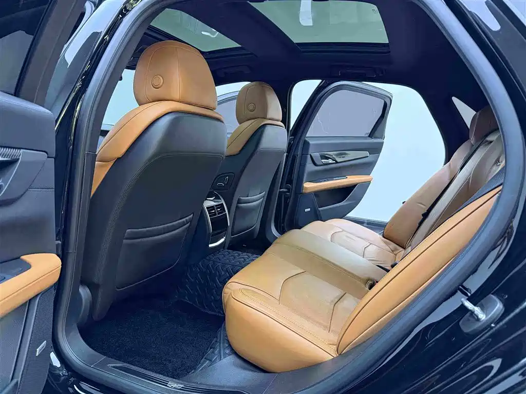 Фото 12 - Cadillac CT6
