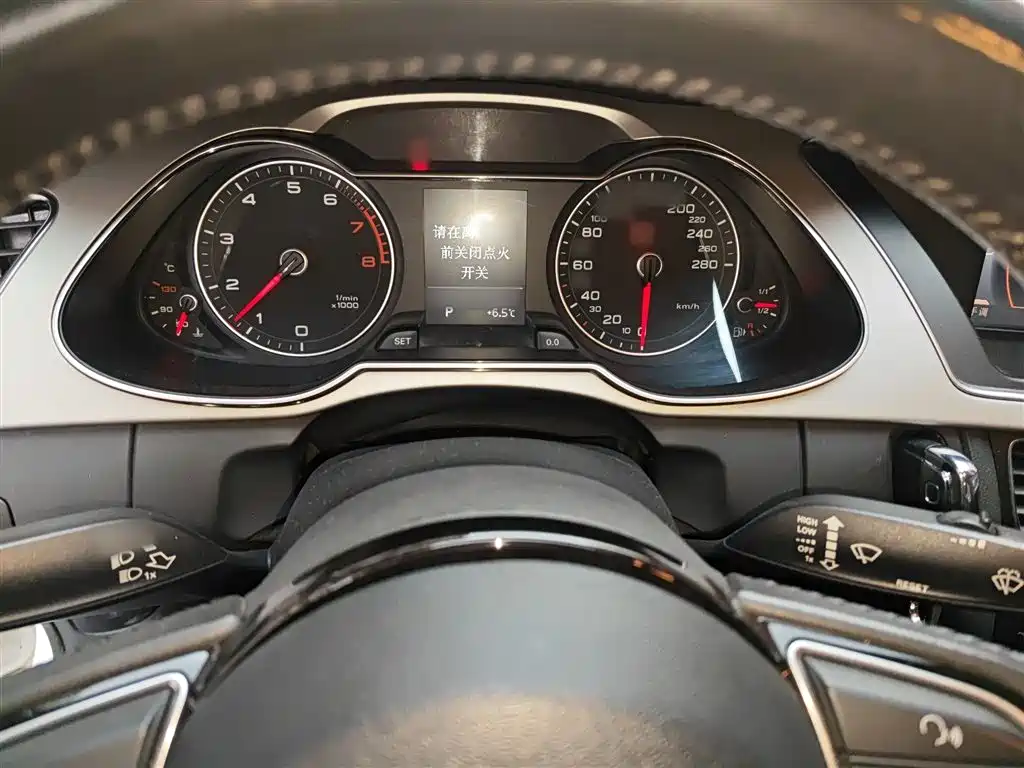 Audi A4L 2013 35 TFSI Automatic Comfort фото 4