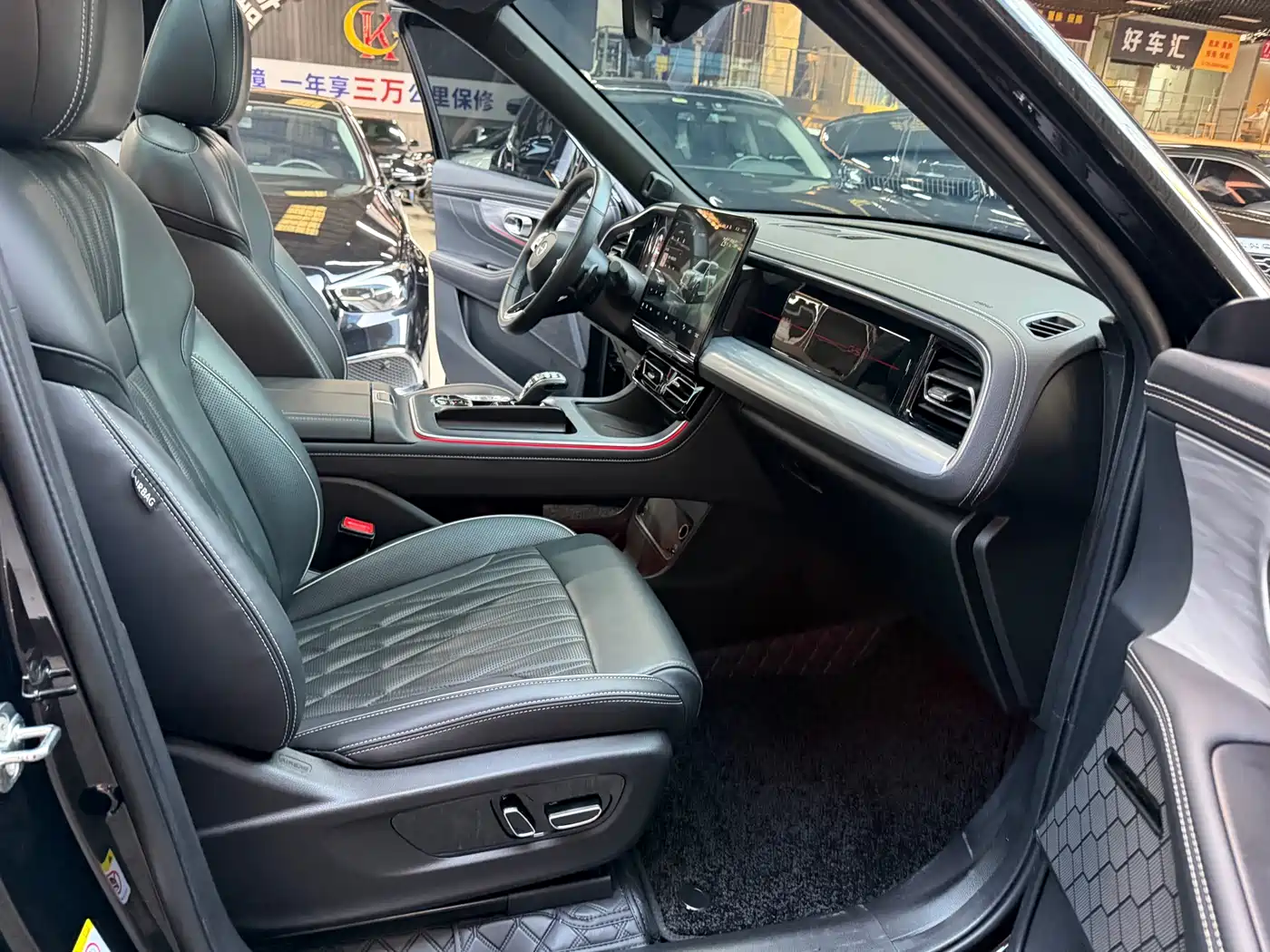 GAC Trumpchi Trumpchi GS8 2022 Pilot Series 2.0TGDI 2WD Luxury Smart Connect Edition (7-Seater) фото 15