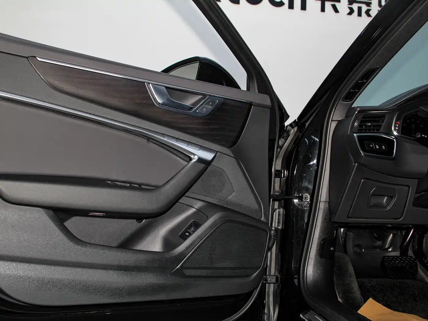 Audi A6L 2024 45 TFSI quattro Premium Dynamic фото 2