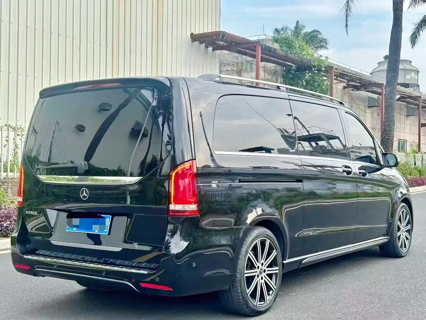 Mercedes-Benz V-Class 2022 V 260 L Long Wheelbase Luxury Edition фото 17