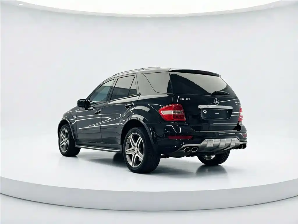 Mercedes-Benz M-Class AMG 2011 AMG ML 63 фото 7