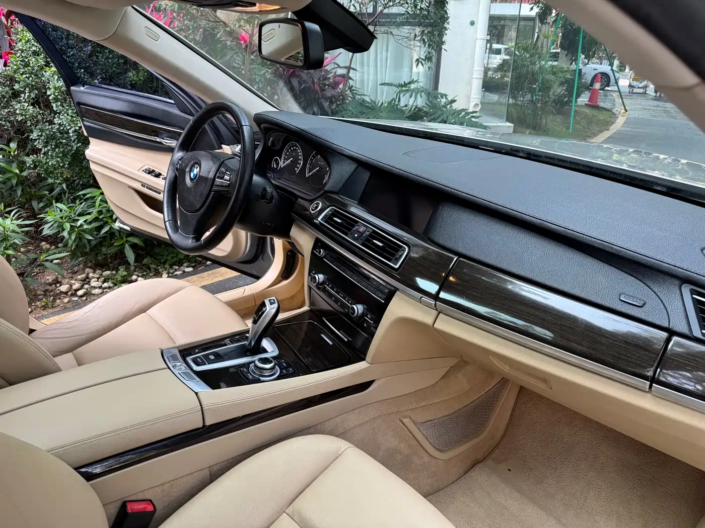 BMW 7 Series 2013 Model 730Li Luxury фото 16