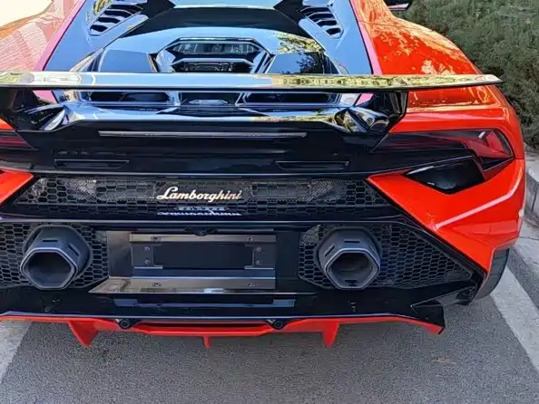 Photo 11 - Lamborghini Huracán