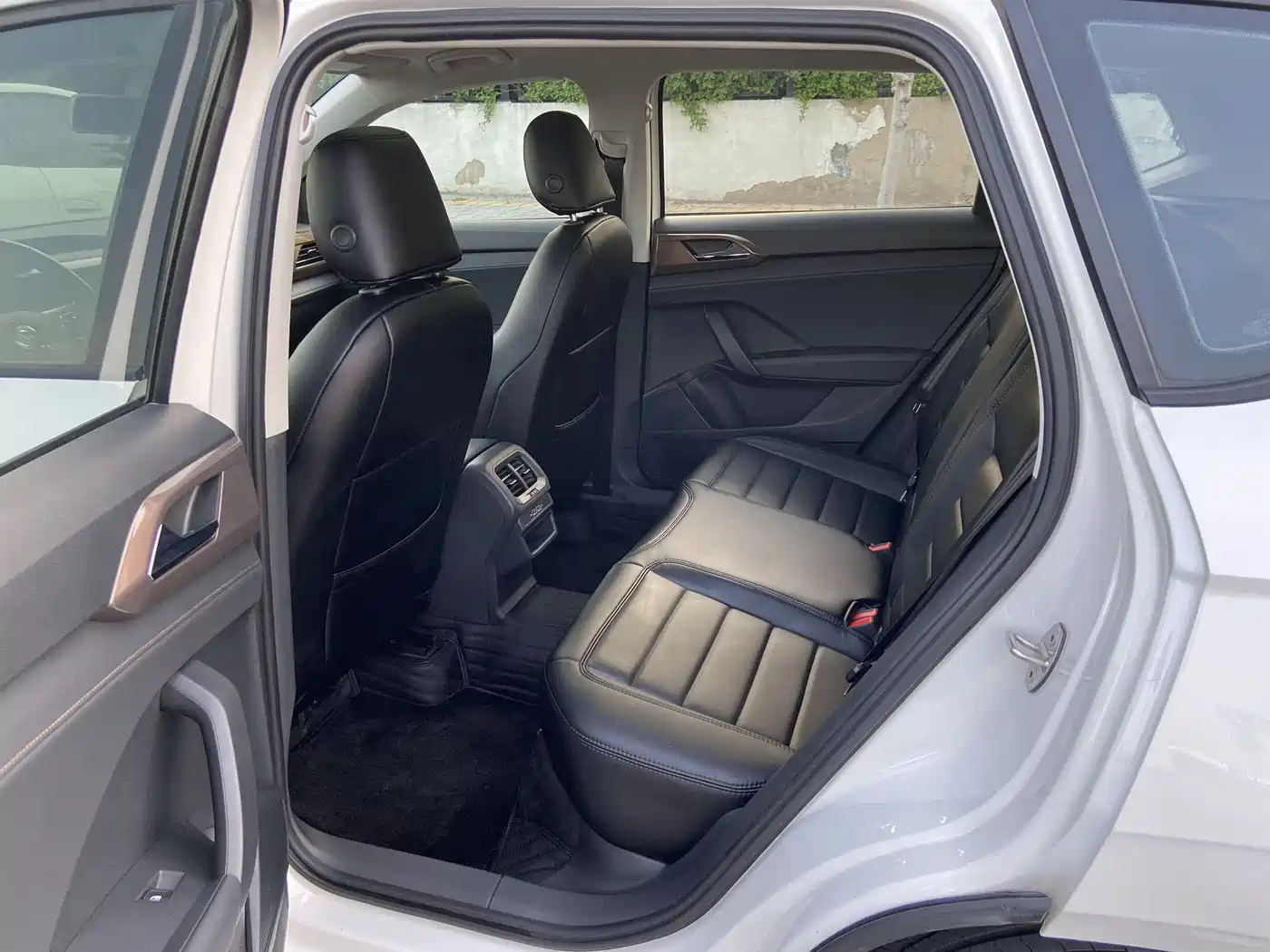 Volkswagen Tharu 2019 280TSI 2WD Comfort Edition China VI фото 9