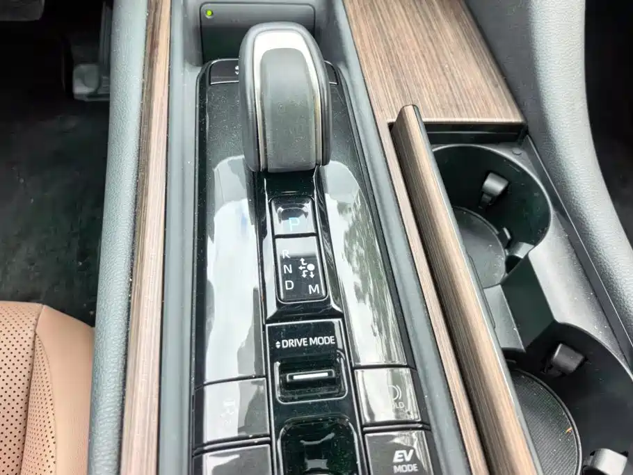 Toyota Crown (Import) 2024 2024 2.5L Ultimate Edition