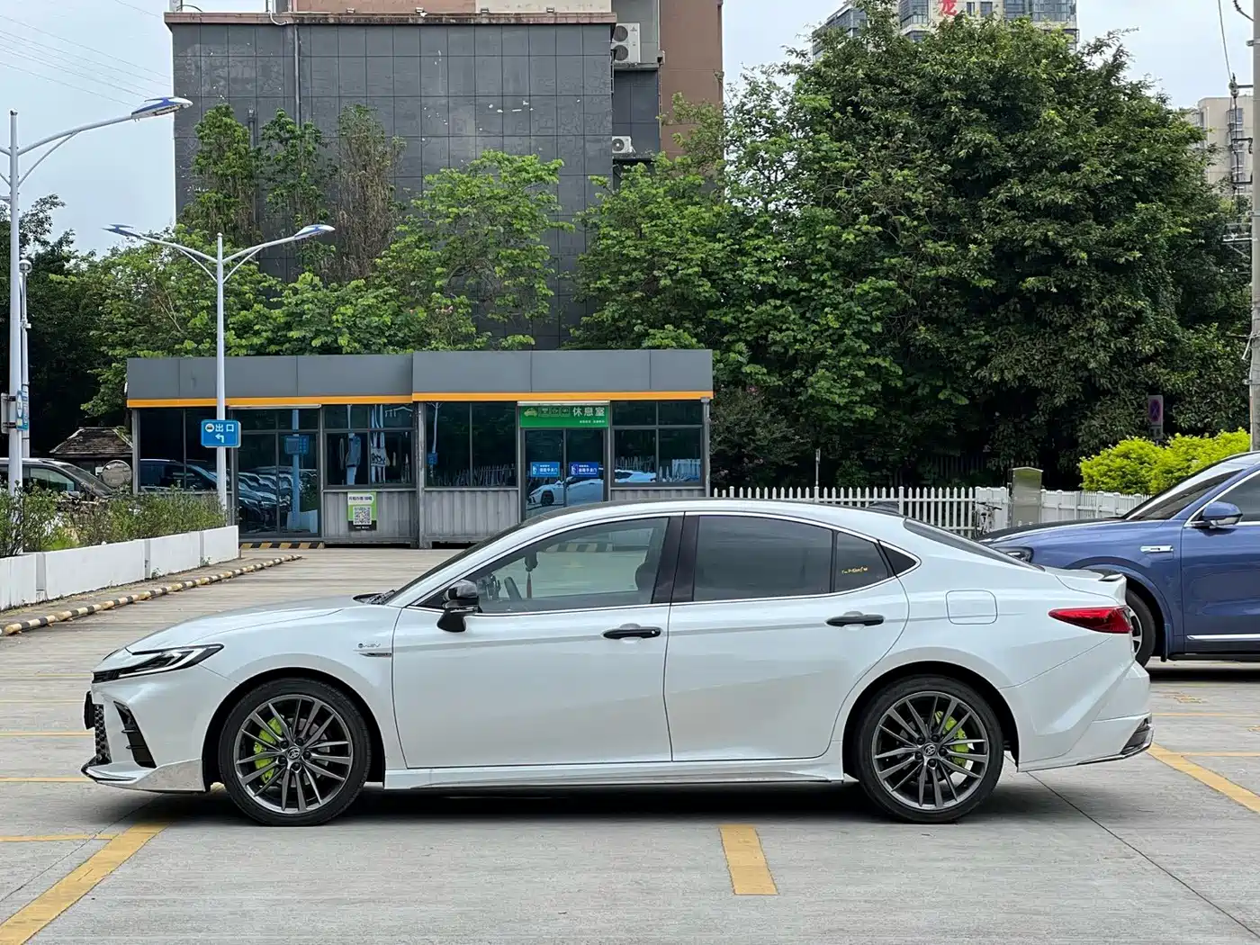 Toyota Camry 2025 2024 Model Dual Hybrid 2.0HXS Sport Plus Edition