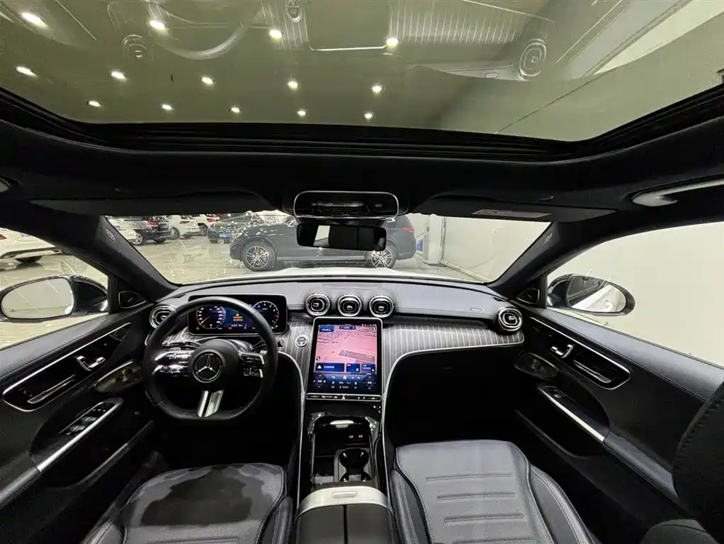Mercedes-Benz C-Class 2025 C 260 L Night Sport Edition фото 6