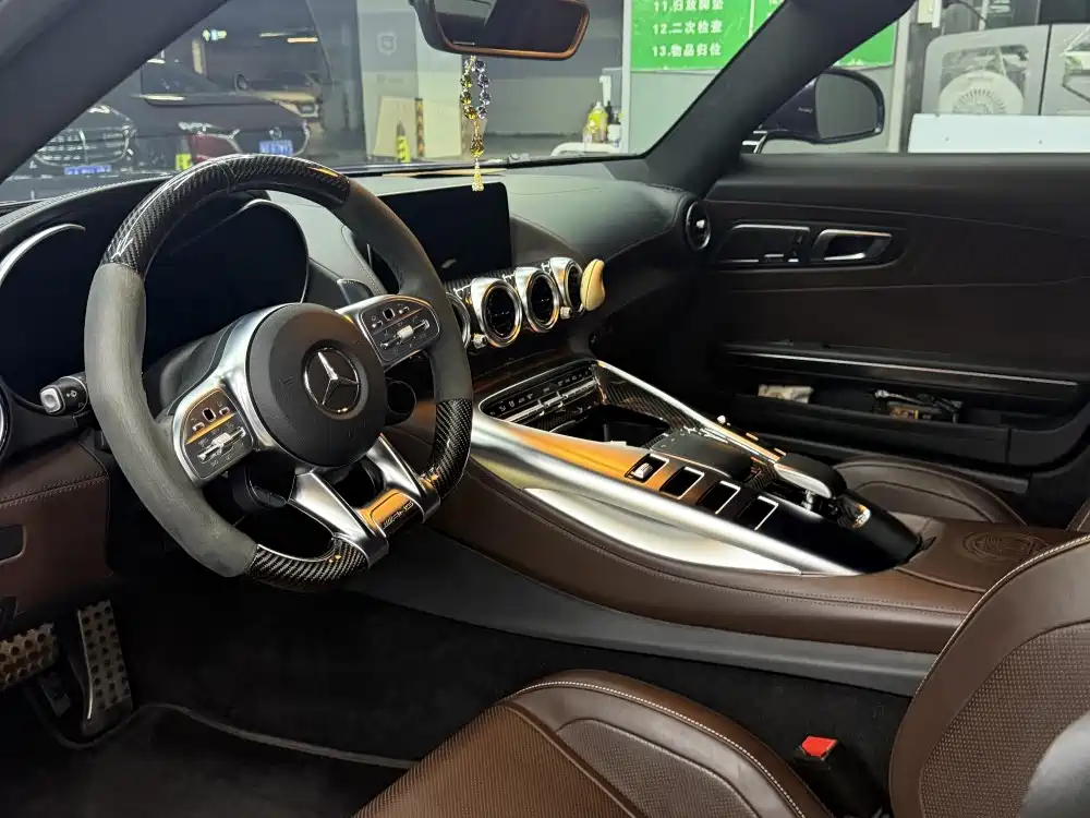 MERCEDES-BENZ AMG GT