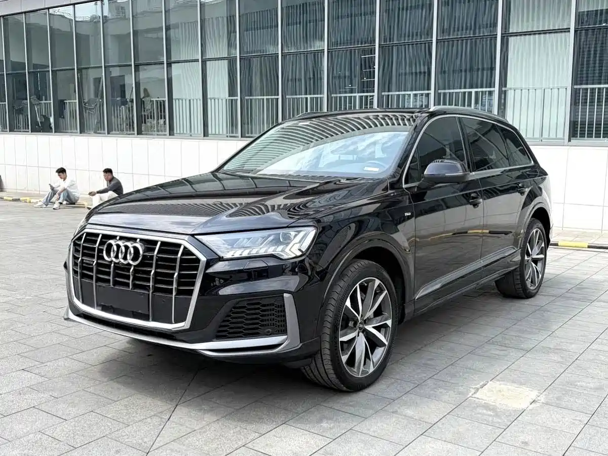 Фото 1 - Audi Q7