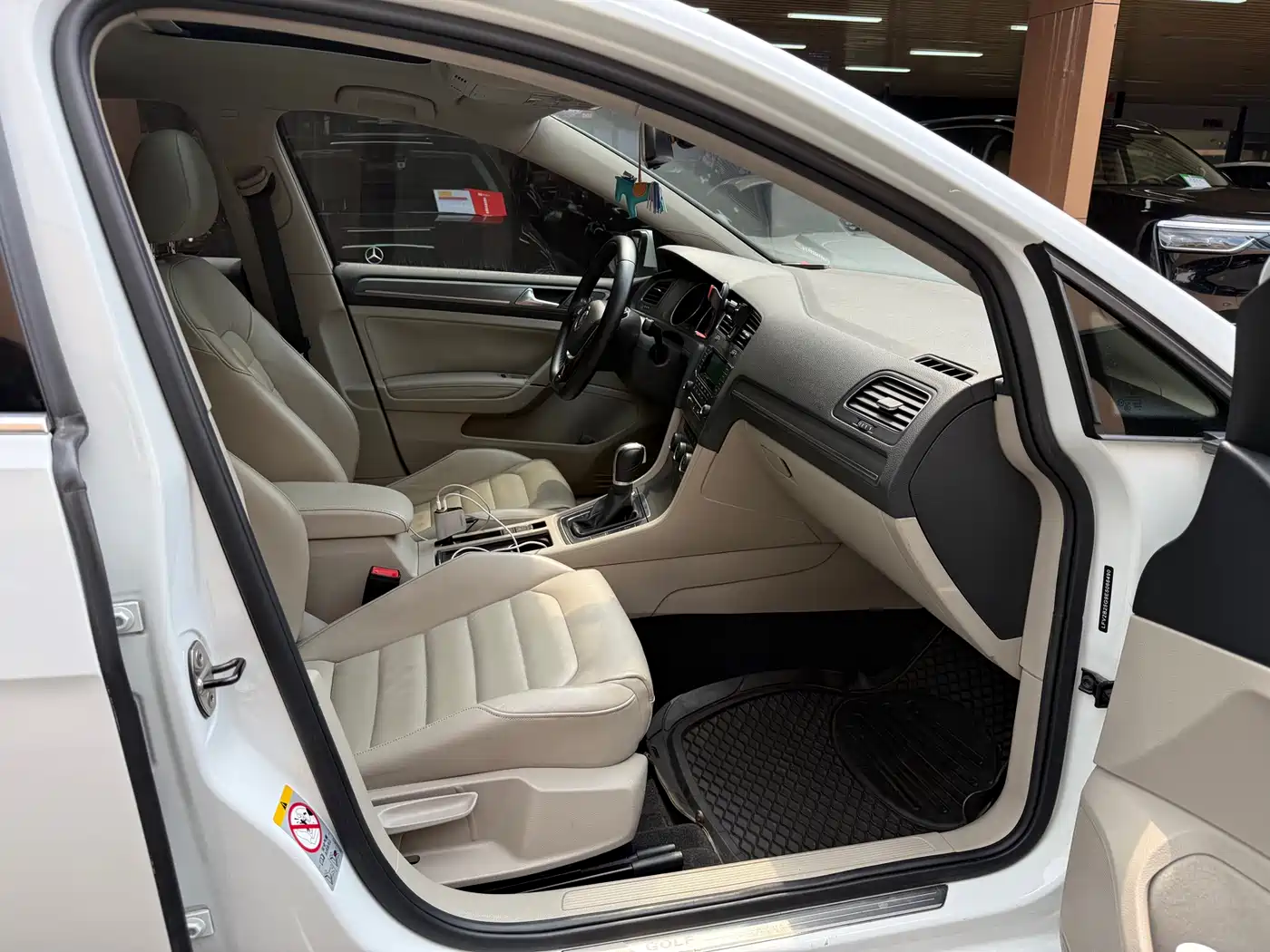 Volkswagen Golf 2014 1.4TSI Automatic Luxury фото 9
