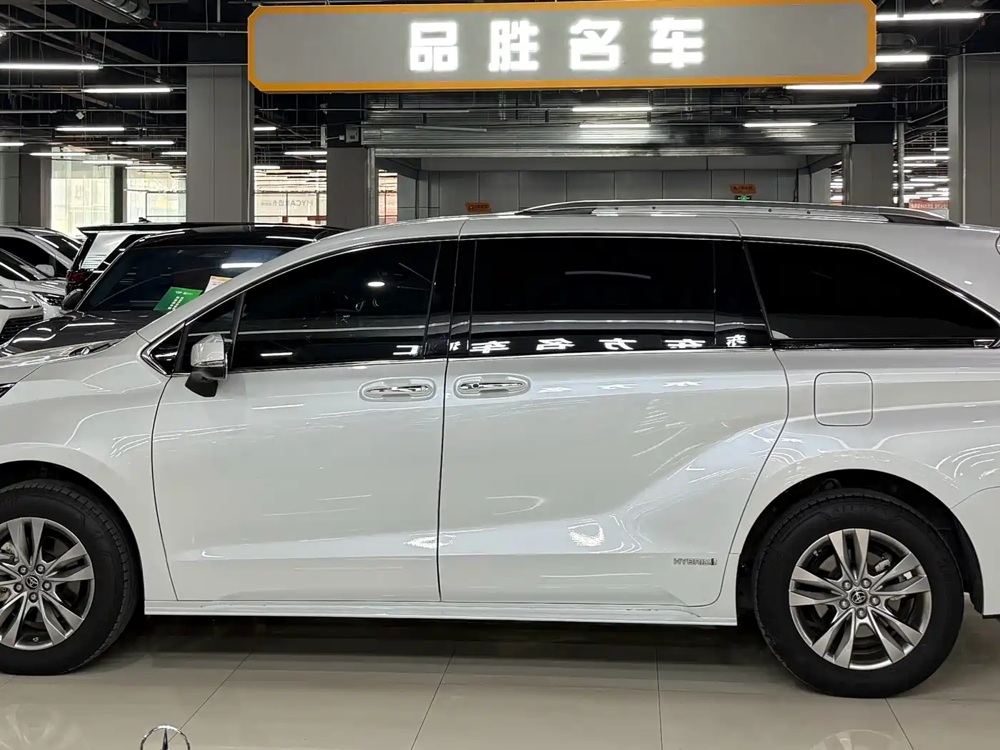 Toyota Sienna 2023 2.5L Hybrid Comfort Edition фото 4