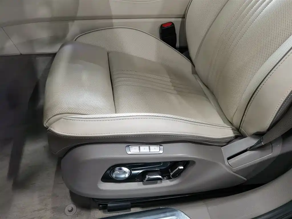 Hongqi H9 2020 2.0T Smart Connection Qi Xiang Edition фото 20
