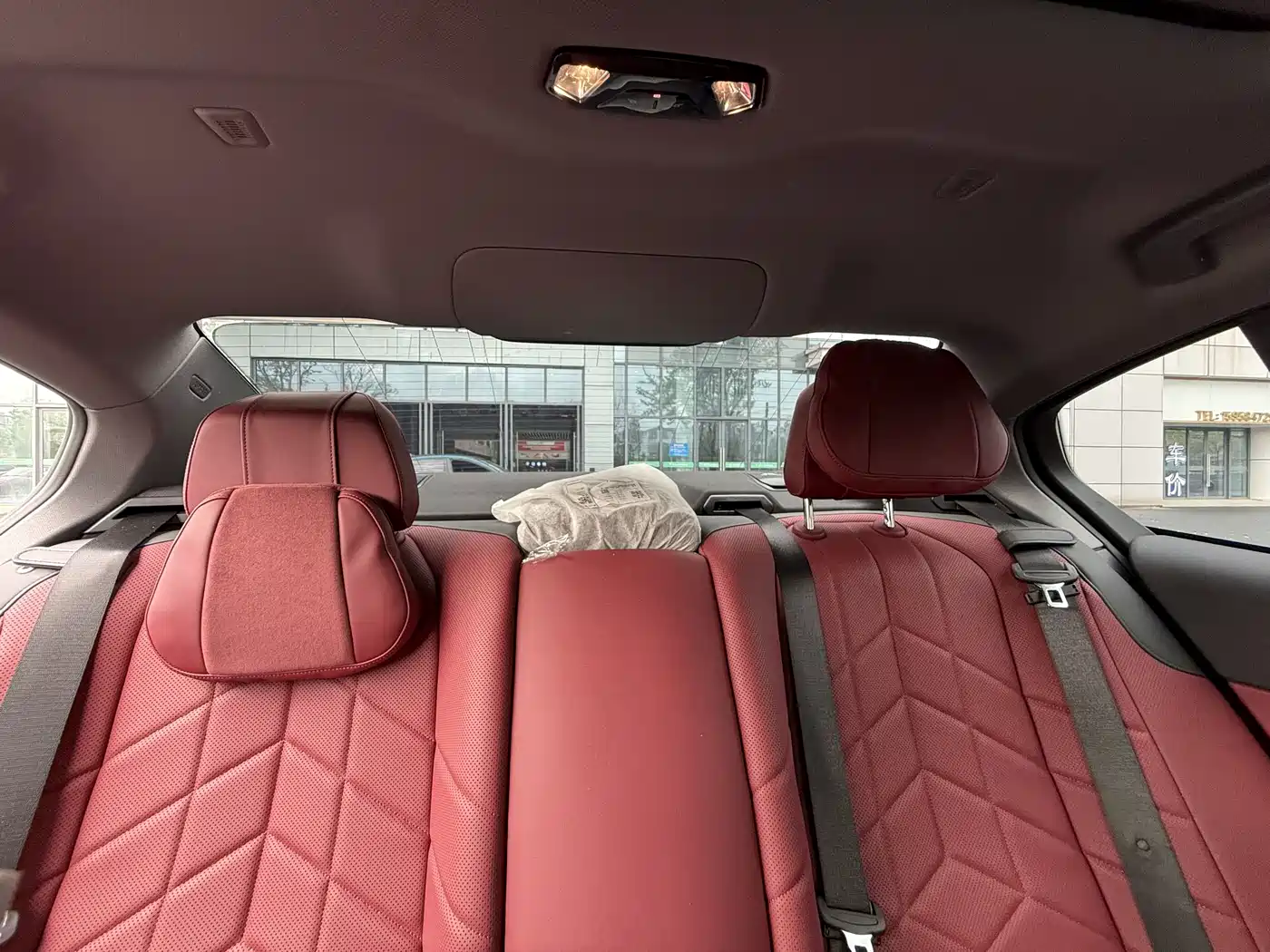BMW 5 Series 2025 530Li Leading M Sport Package фото 12