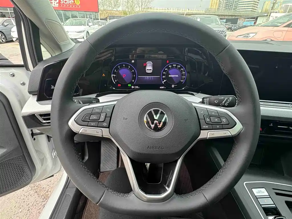 Volkswagen Golf 2024 280TSI DSG Pro 50th Anniversary Edition фото 21