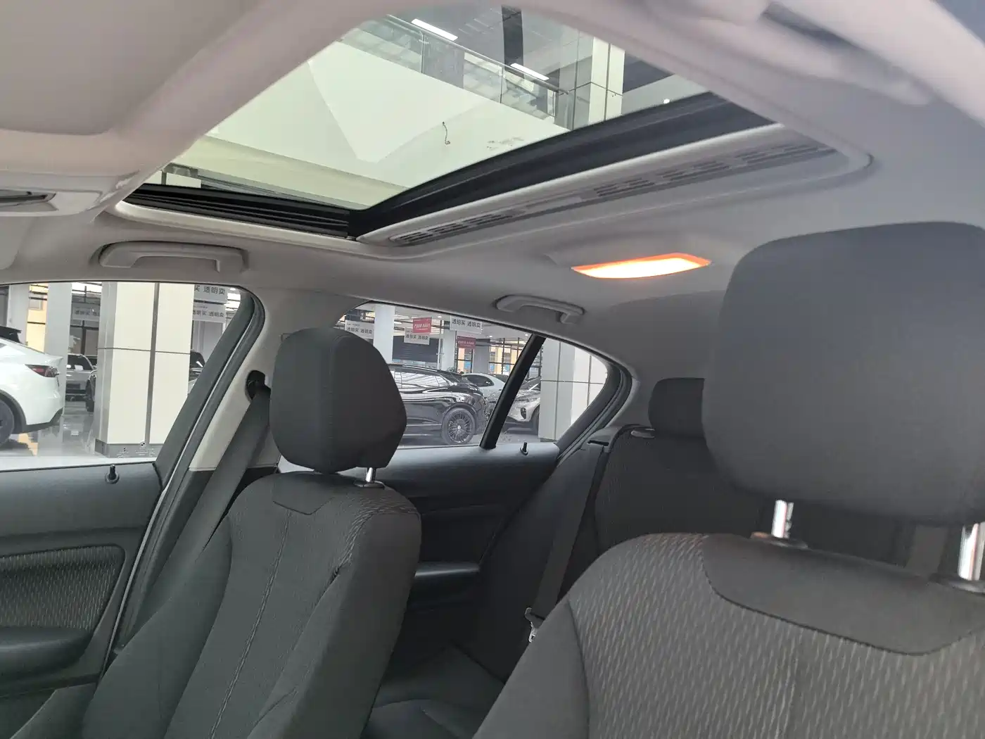 BMW 1 Series (Import) 2013 Facelift 116i Leading Model фото 12