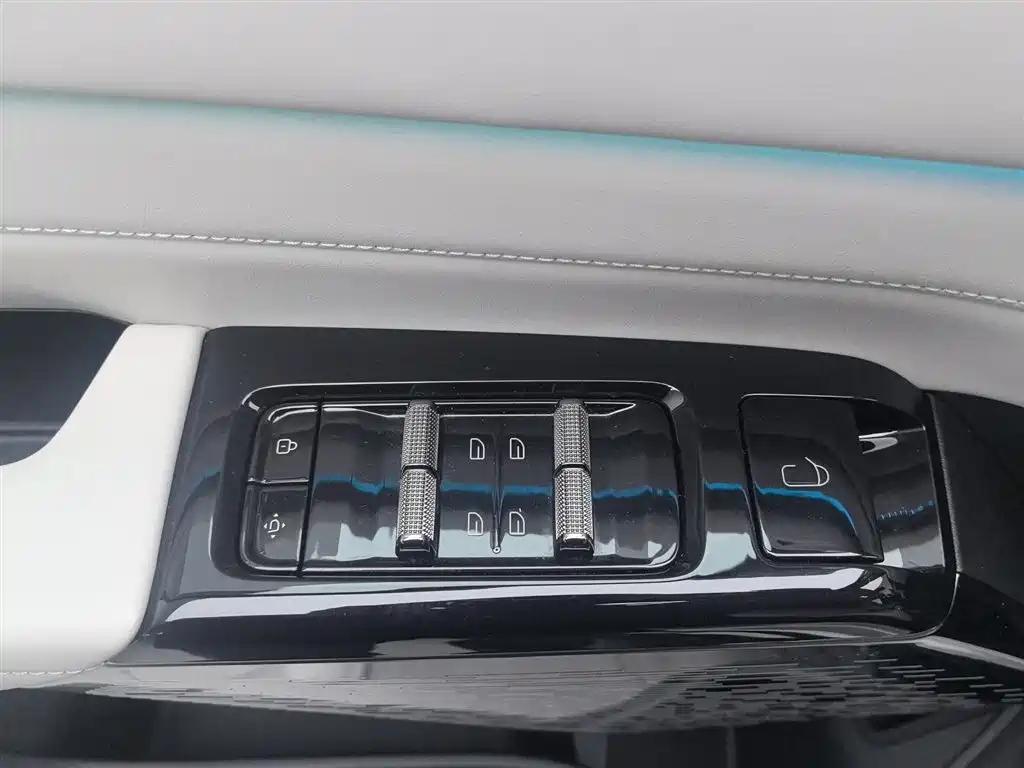 GEELY GALAXY WING TRUE L380