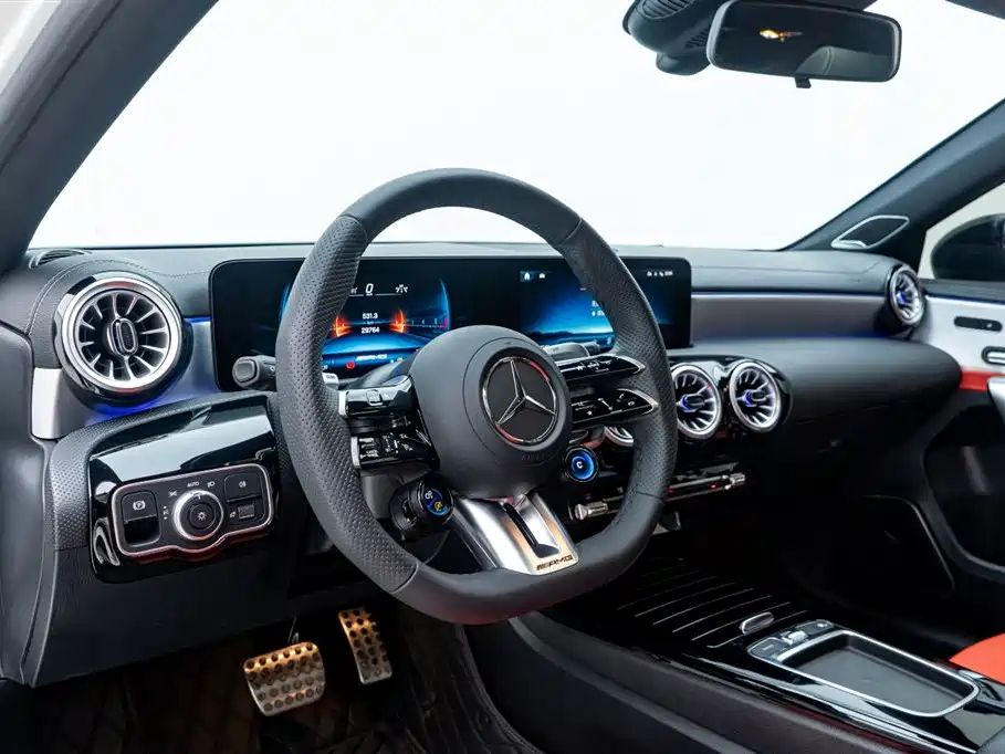 Photo 20 - Mercedes-Benz A-Class AMG