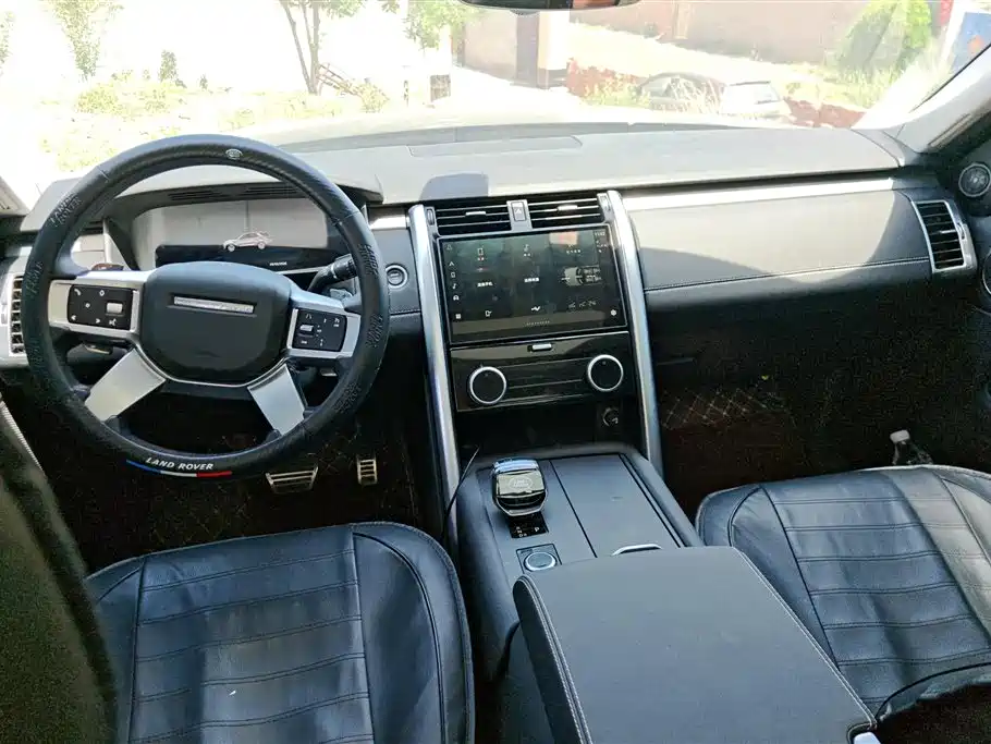 Land Rover Discovery 2024 360PS Dynamic SE фото 12