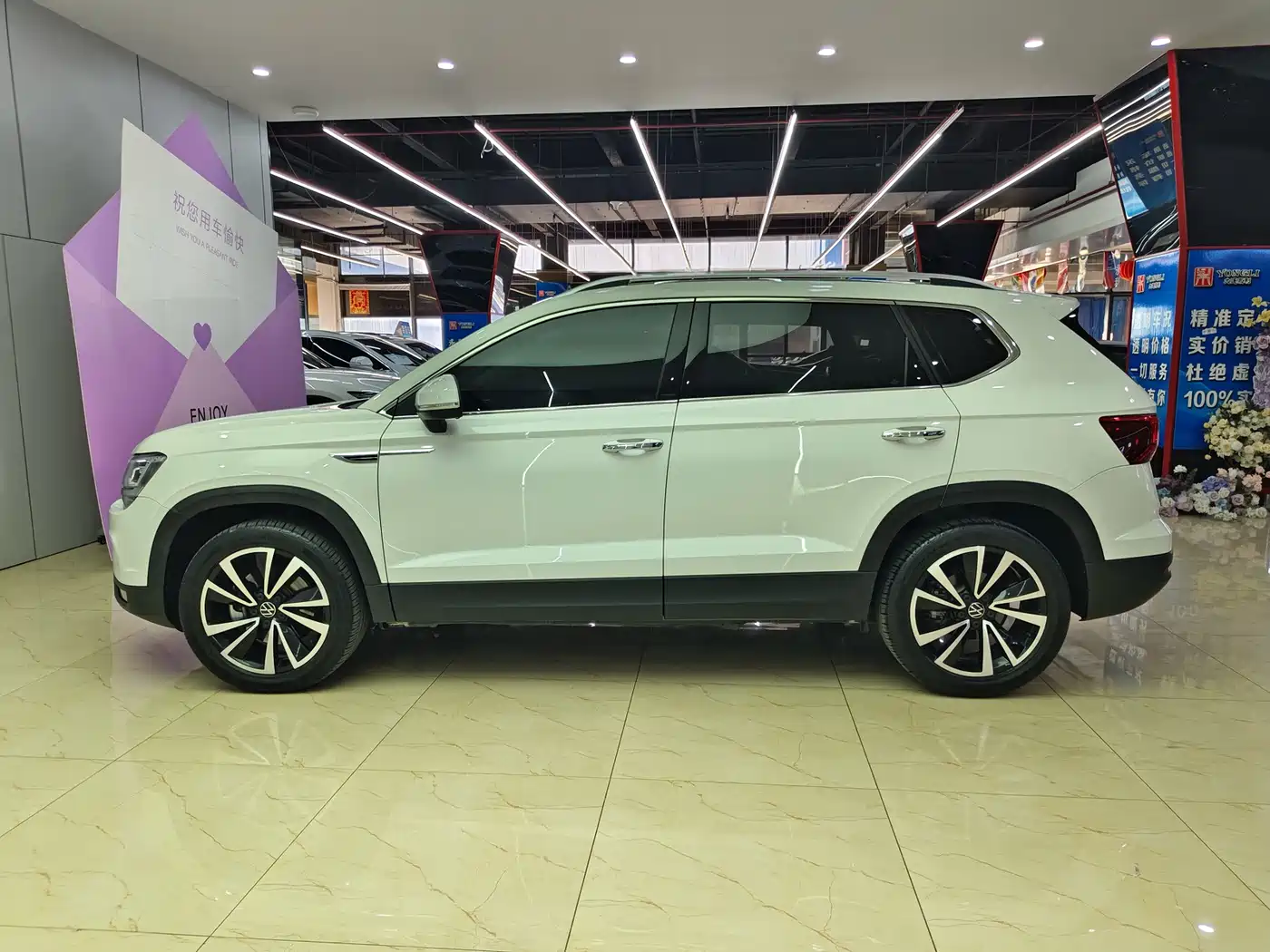 Volkswagen Tharu 2022 280TSI FWD Luxury Edition фото 7