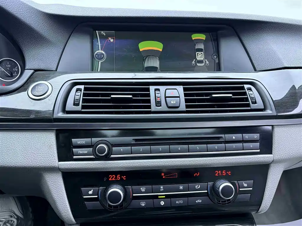 BMW 5 Series 2011 535Li Luxury фото 21