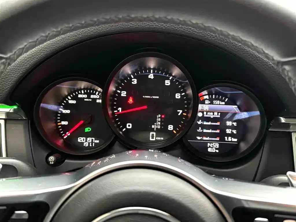 Porsche Macan 2014 Macan 2.0T фото 14