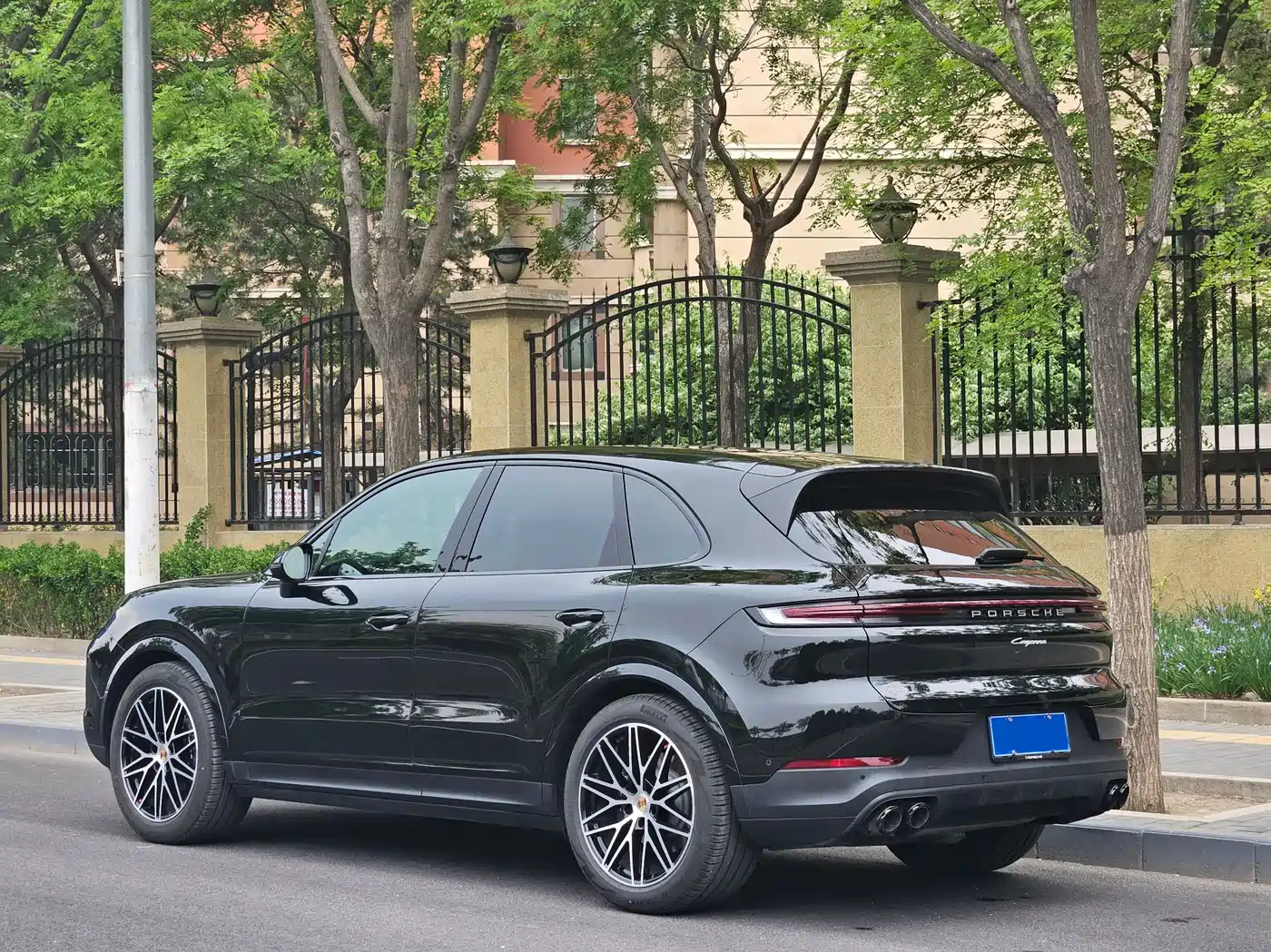 PORSCHE CAYENNE